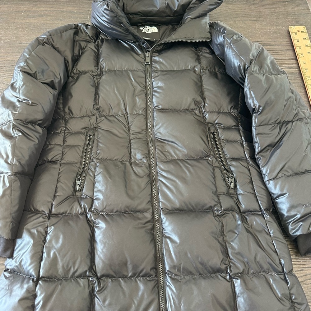 The North Face Women's Black Puffer Jacket - Picture 8 of 9